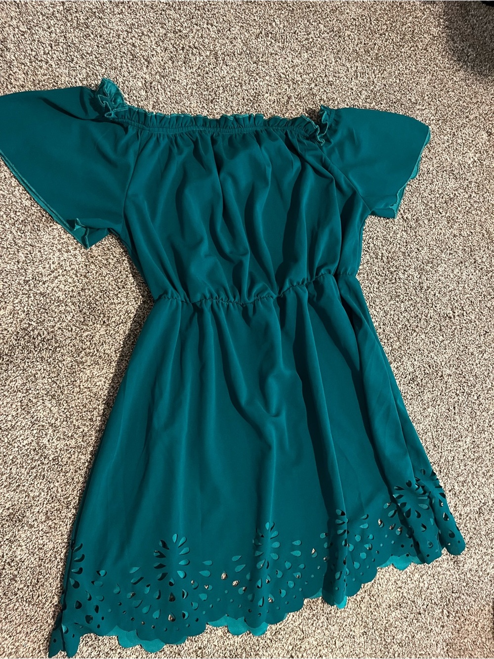 Women’s Green Off-Shoulder Dress with Eyelet Hem